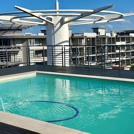 Stunning 2 Bed - Rooftop Braai Area - Sunset Views Durban Esterno foto